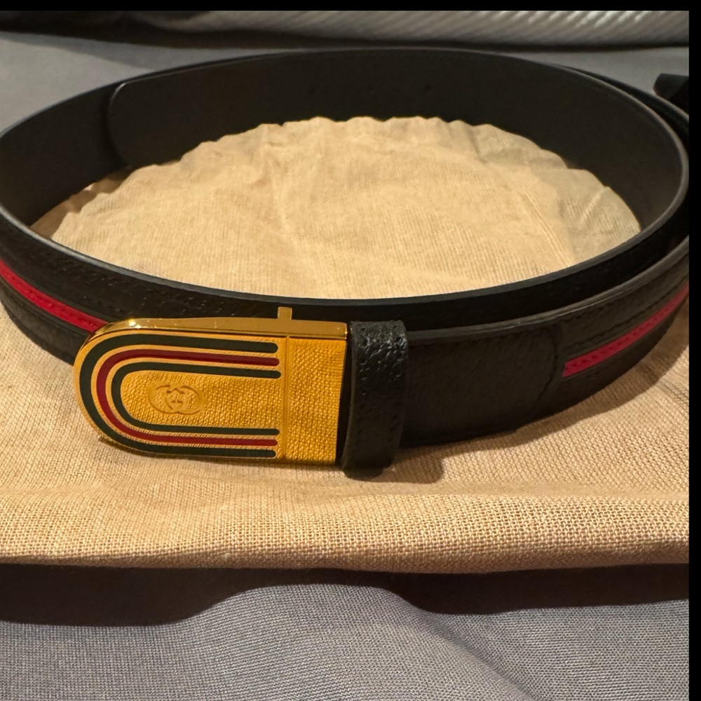 Men’s Gucci Black and Red Bag